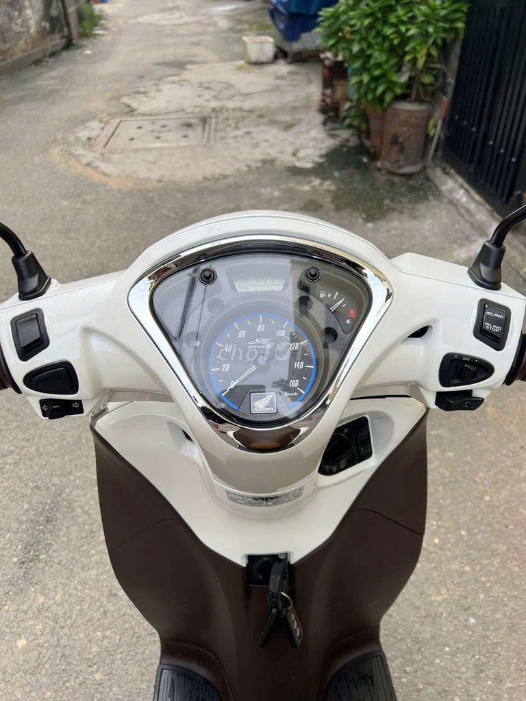 Honda SH Mode 2019 19000 km. Mua bán Xe máy tại Quận 6 Tp Hồ Chí Minh được đăng bởi Kris 8888 hình 3