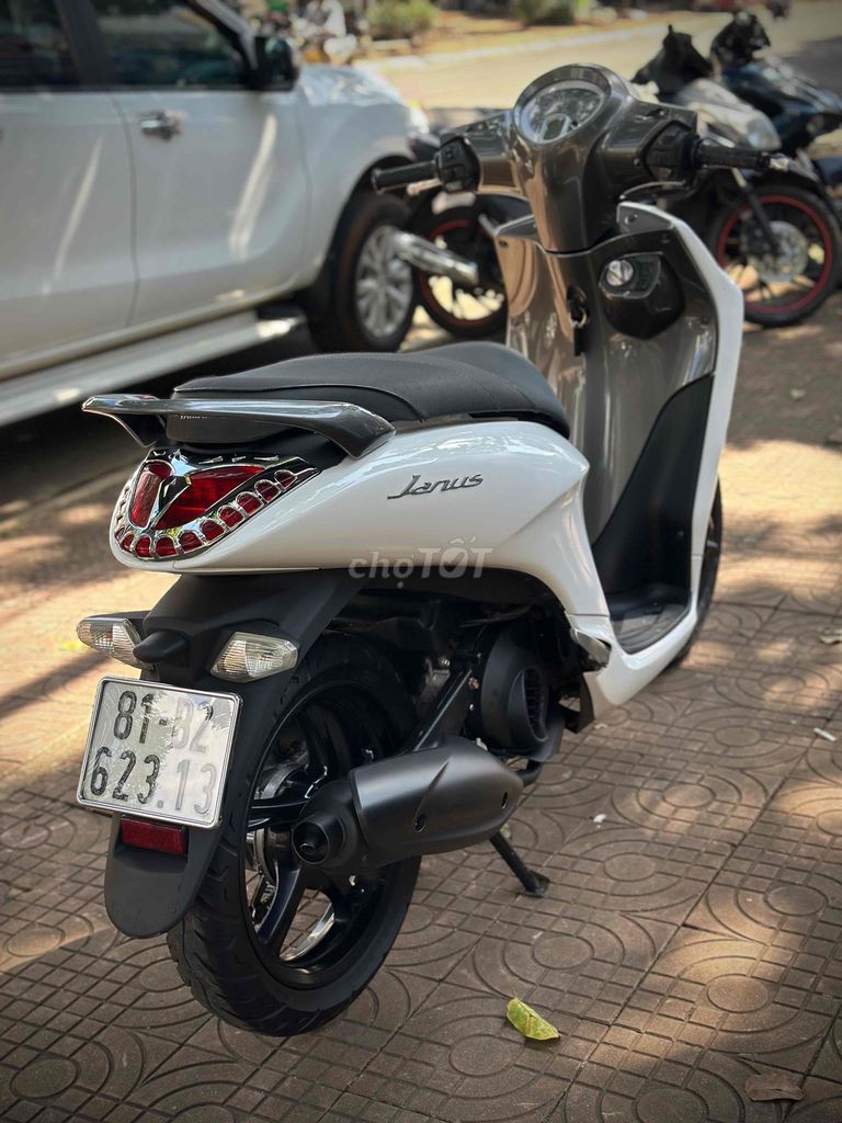 Yamaha Janus 2019 Smartkey Trắng. Mua bán Xe máy tại Thành phố Pleiku Gia Lai được đăng bởi Xe Máy Nguyễn Vũ Gialai hình 8
