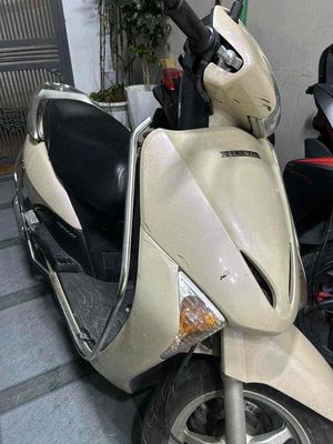 xe lead vàng cát đẹp zin nguyên ít đi  2011. Mua bán Xe máy tại Quận Thanh Xuân Hà Nội được đăng bởi doan kim ly