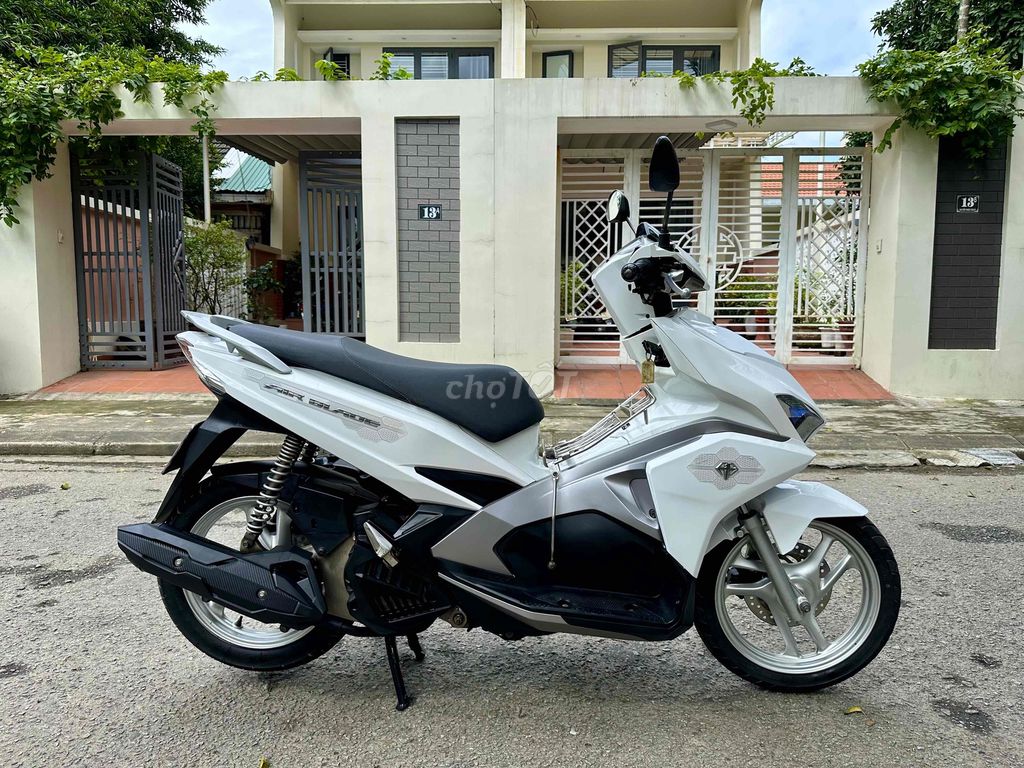 AB 125 2017 25tr xe đẹp máy rin êm ***. Mua bán Xe máy tại Thành phố Huế Thừa Thiên Huế được đăng bởi Xe Máy Trường An Phát hình 2