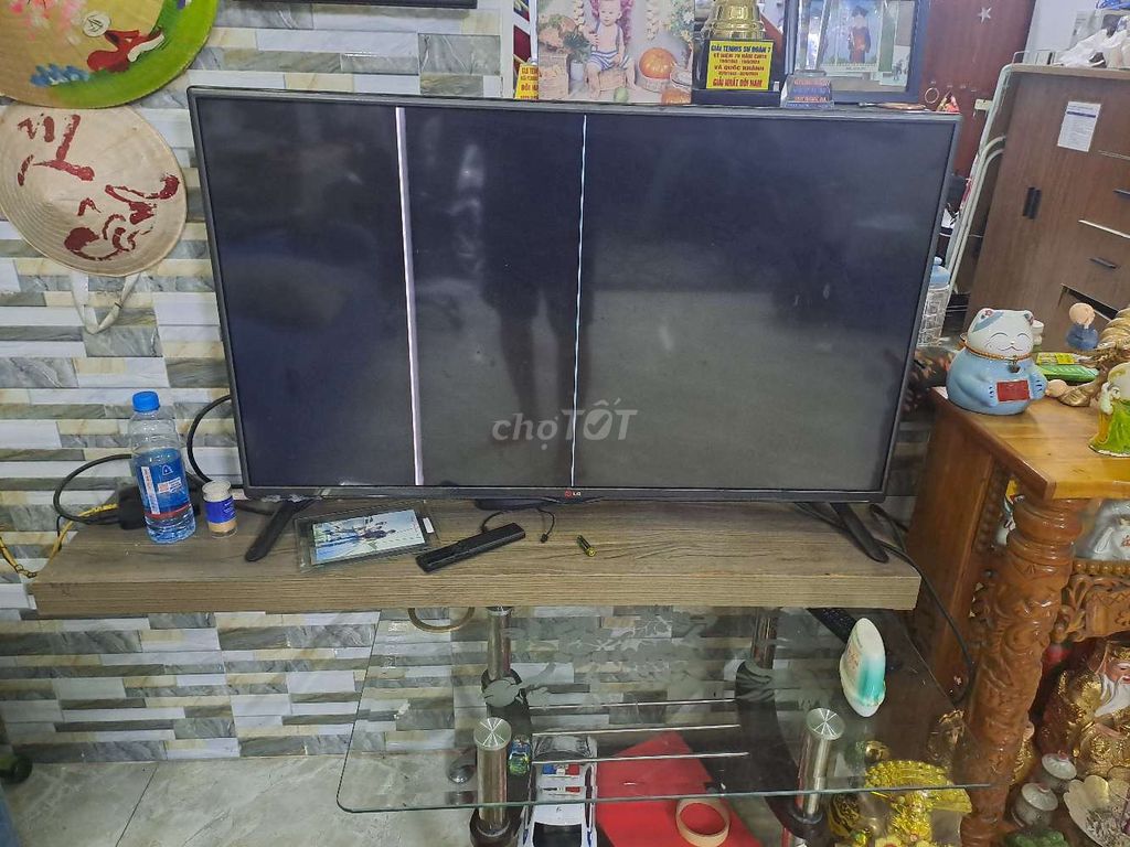 Tivi LG 110cm bị sọc. Mua bán Tivi, Âm thanh tại Thành phố Thuận An Bình Dương được đăng bởi Anz hình 1
