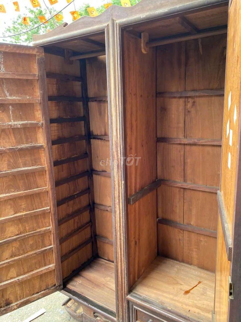 Tủ quần áo gỗ nâu cổ điển. Mua bán Tủ, kệ gia đình tại Quận Hà Đông Hà Nội được đăng bởi chuyên vận chuyển nhà  hình 1