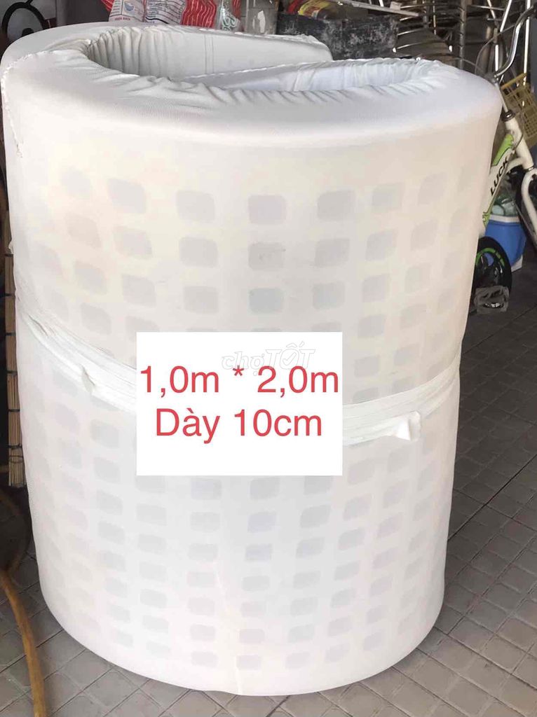 Mình dọn nhà bán rẻ nệm cao su(1,0m*2,0m*Dày 10cm)