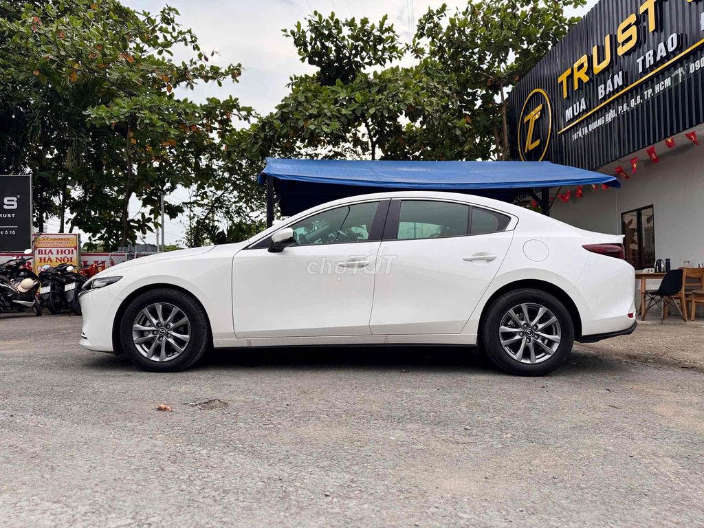 Mazda 3 1.5 Luxury - Sedan - 23.000km. Mua bán Ô tô tại Quận 8 Tp Hồ Chí Minh được đăng bởi Cửa hàng ô tô cũ TRUST CARS hình 7