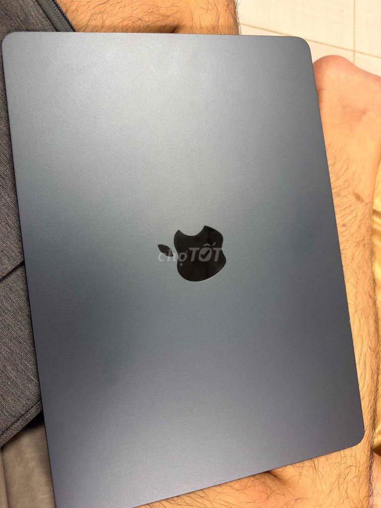 Apple MacBook Air M5 16GB/512GB xanh might night. Mua bán Laptop tại Quận Phú Nhuận Tp Hồ Chí Minh được đăng bởi phan hoàng hình 1