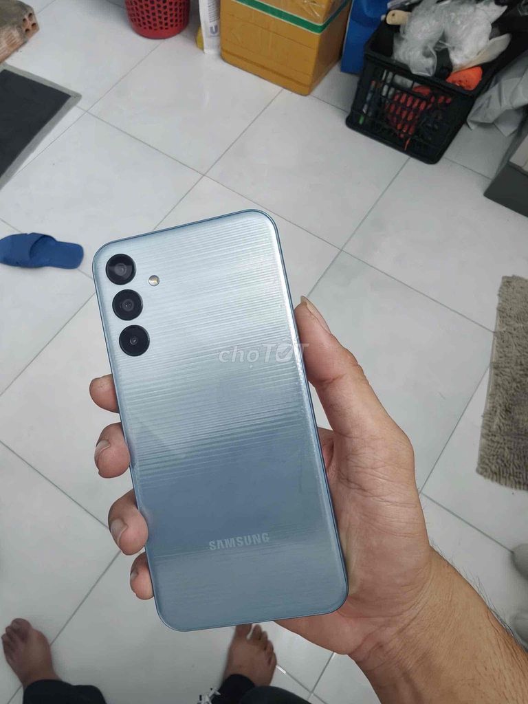Samsung Galaxy M15 6GB/128GB Xám. Mua bán Điện thoại tại Thành phố Thủ Dầu Một Bình Dương được đăng bởi T61 hình 1