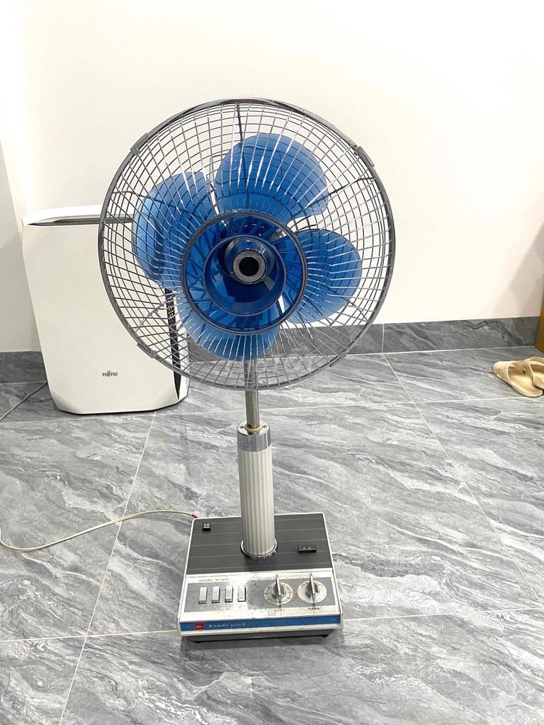 Quạt lửng Toshiba 30cm. Mua bán Quạt tại Quận Hồng Bàng Hải Phòng được đăng bởi Giang Hp hình 1
