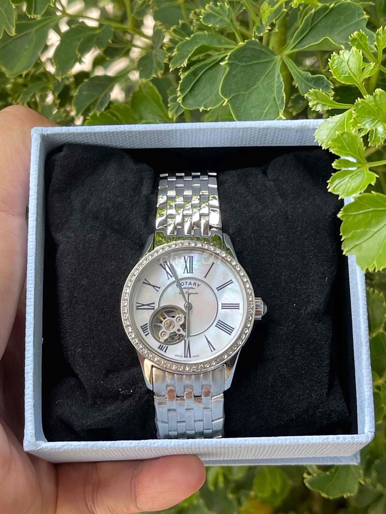 Thanh lý đồng hồ cơ lộ tim trước và sau thương hiệ