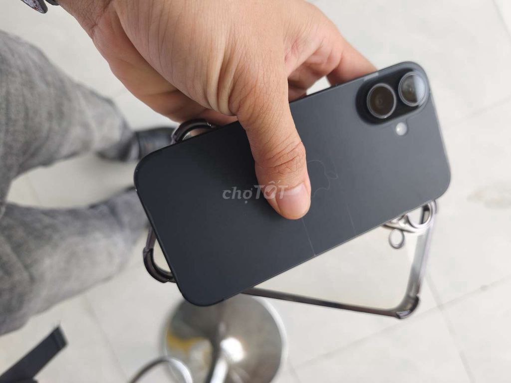 Apple iPhone 16 Đen Mỹ Like New. Mua bán Điện thoại tại Huyện Châu Thành Tiền Giang được đăng bởi Cầm đồ thanh lý  hình 1