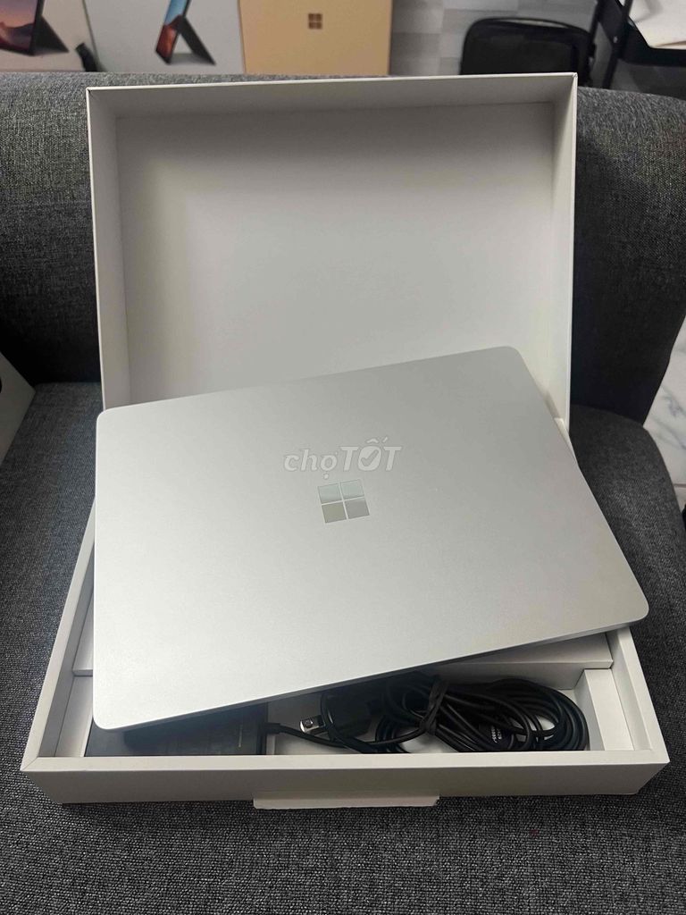 Surface Laptop 7 Bạc X Elite /16GB/512gb fullbox. Mua bán Laptop tại Quận Gò Vấp Tp Hồ Chí Minh được đăng bởi Linh Surface Bảo Bảo hình 1