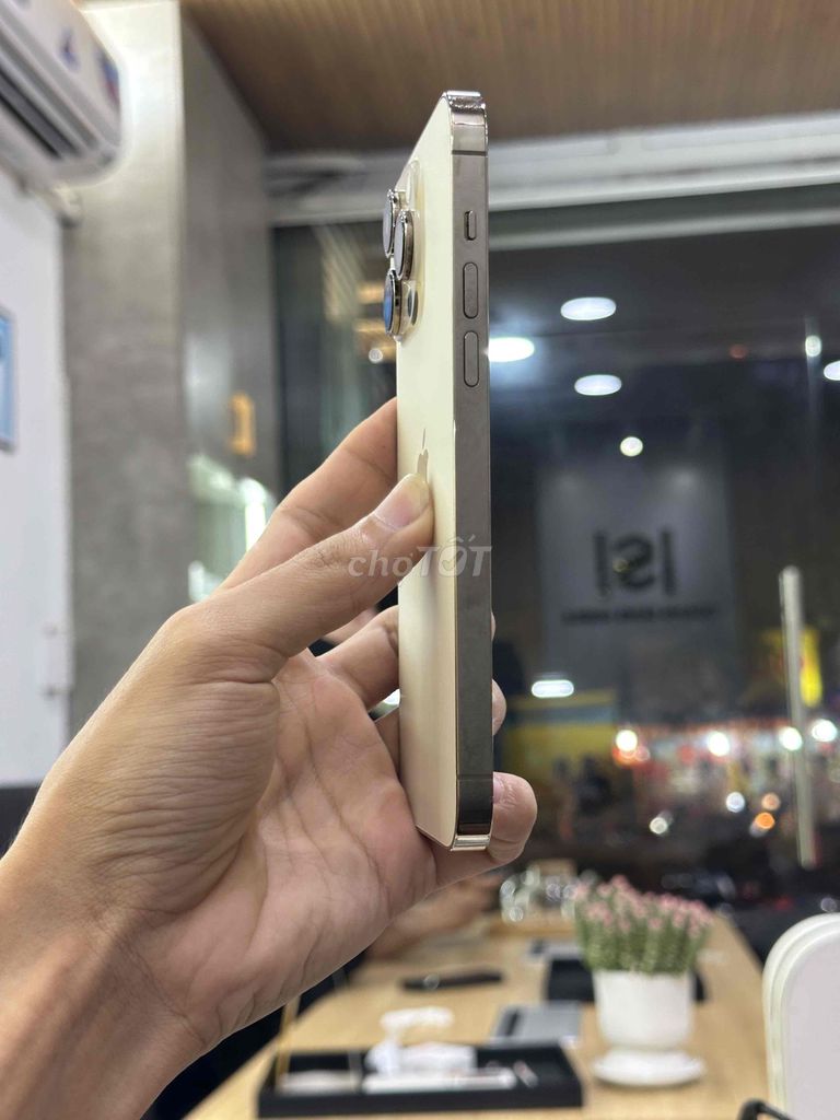14 Pro Max 256GB Vàng / BAO VỢ XẤU. Mua bán Điện thoại tại Quận 12 Tp Hồ Chí Minh được đăng bởi Sang Mobile hình 1