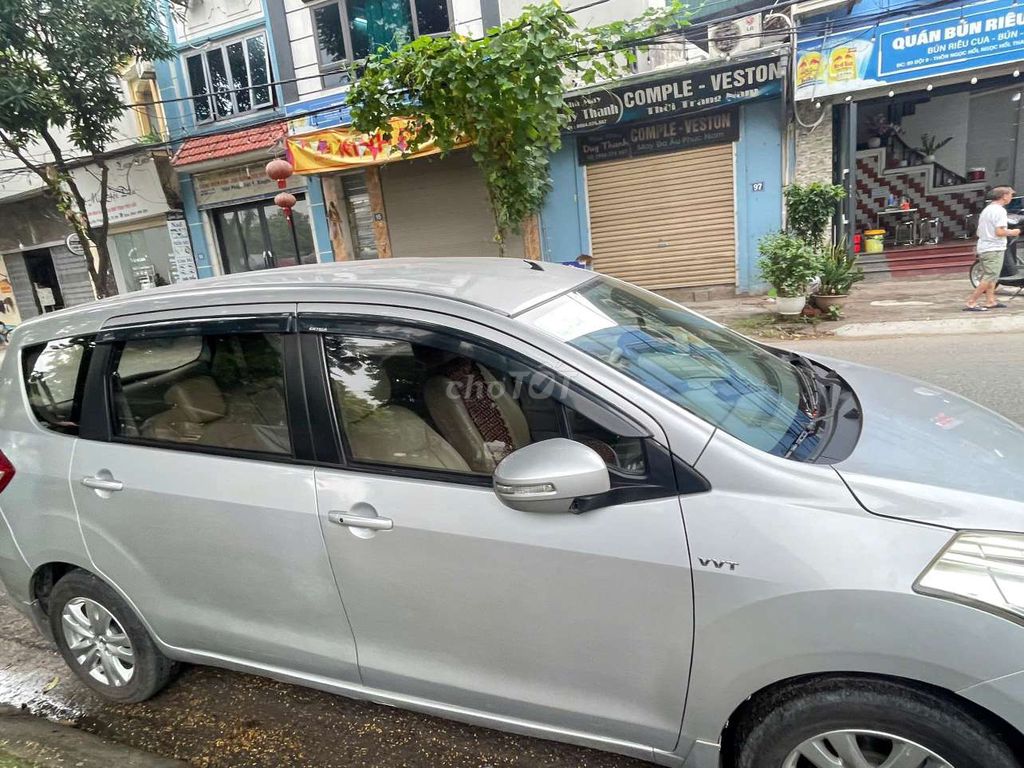 Suzuki 7 мест, серебристый, 120 000 км