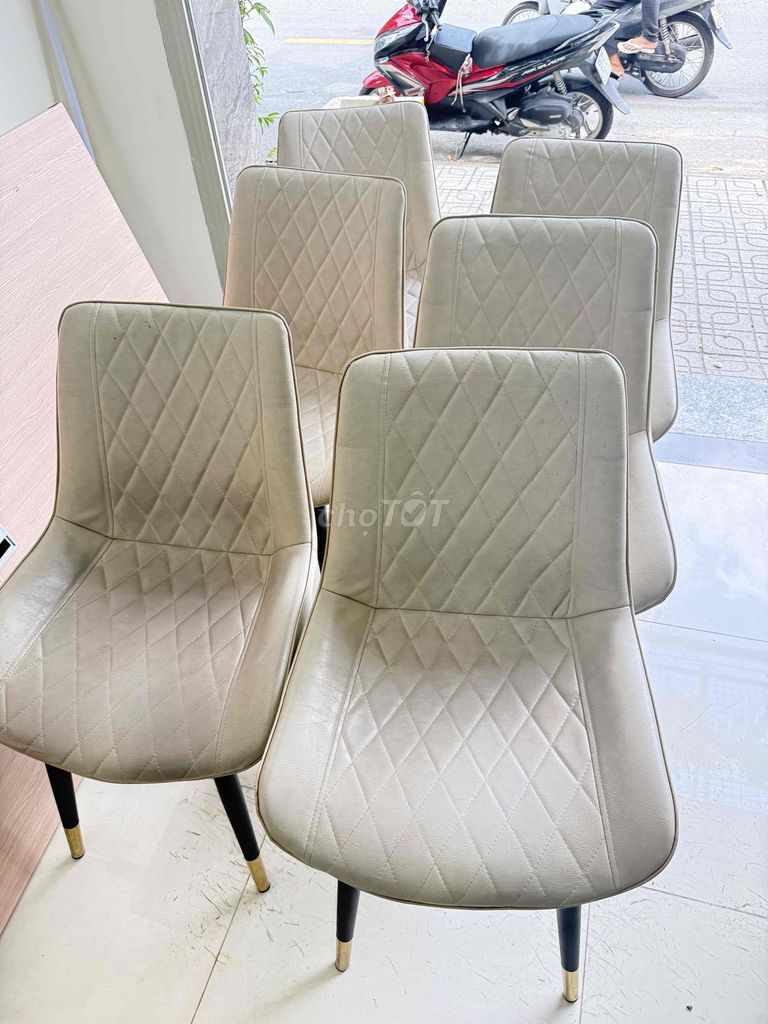 Ghế bàn ăn Da Kem thanh lý. Mua bán Bàn ghế tại Thành phố Thủ Đức Tp Hồ Chí Minh được đăng bởi Hồng Nhi hình 1