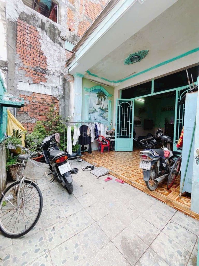 Nhà Lê Văn Lương Phước Kiển, Nhà Bè, 
DT: 5,5*18