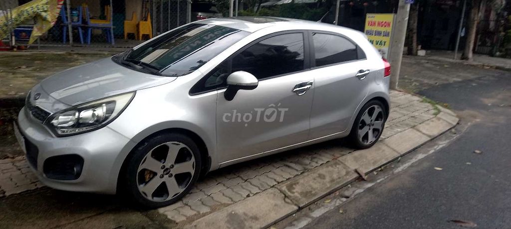 Cần bán xe kia Rio 2012 nhập hàn cực đẹp