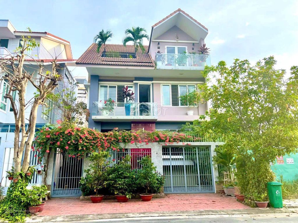 Аренда · 7 комн. · 200 м² · Thành phố Thủ Đức, ул. Đường Cao Đức Lân