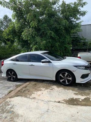 Honda Civic 2018 1.8 E - 60000 km đăng ký 2017. Mua bán Ô tô tại Thị xã Hương Thủy Thừa Thiên Huế được đăng bởi Đình vê
