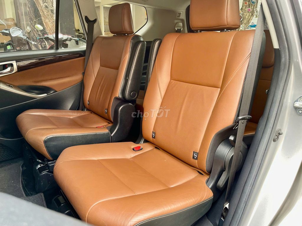 Toyota Innova 2017 2.0V cọp chỉ 55.000km full lsh. Mua bán Ô tô tại Quận 8 Tp Hồ Chí Minh được đăng bởi Trường Nguyễn Xe Sang hình 13