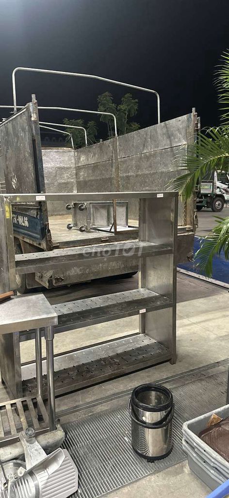 Kệ Inox 304 4 tầng màu Bạc. Mua bán Tủ, kệ gia đình tại Quận Cẩm Lệ Đà Nẵng được đăng bởi Kiên hình 1