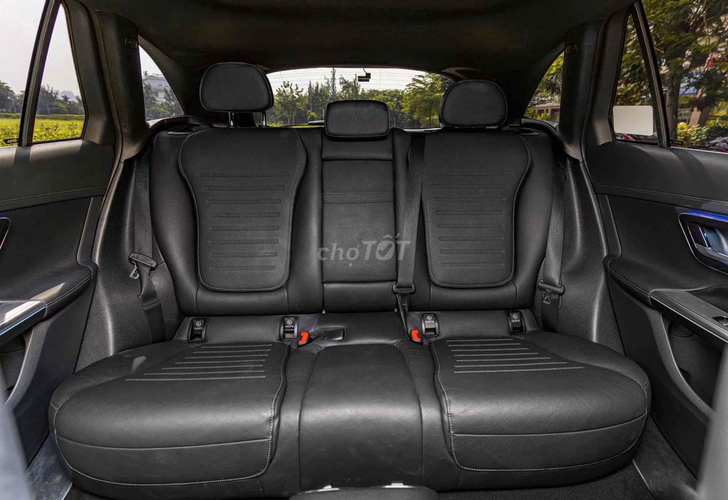 Mercedes GLC300 AMG Model 2024 All new Siêu lướt. Mua bán Ô tô tại Quận 7 Tp Hồ Chí Minh được đăng bởi Dương Phương hình 12