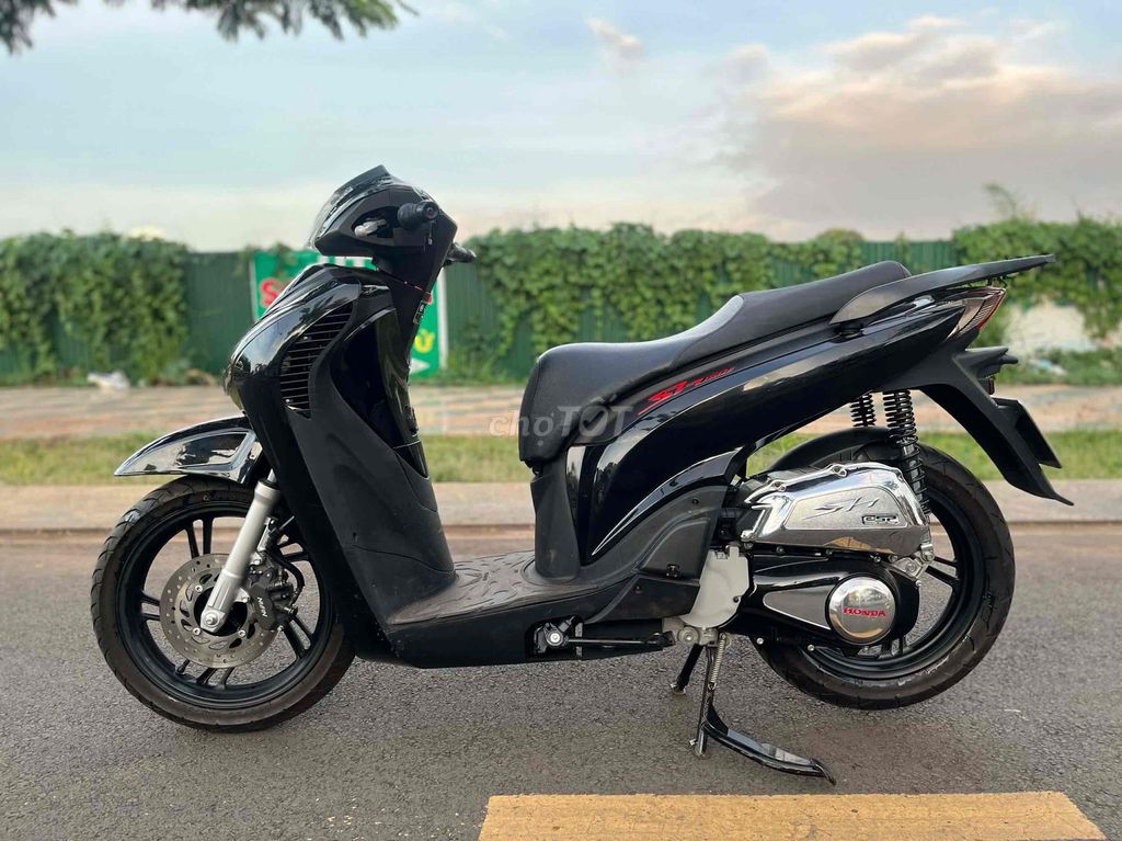 Honda SH150i Đen 3000 km. Mua bán Xe máy tại Thành phố Long Khánh Đồng Nai được đăng bởi Duy Linh Xe Máy Chợ Long Khánh  hình 5