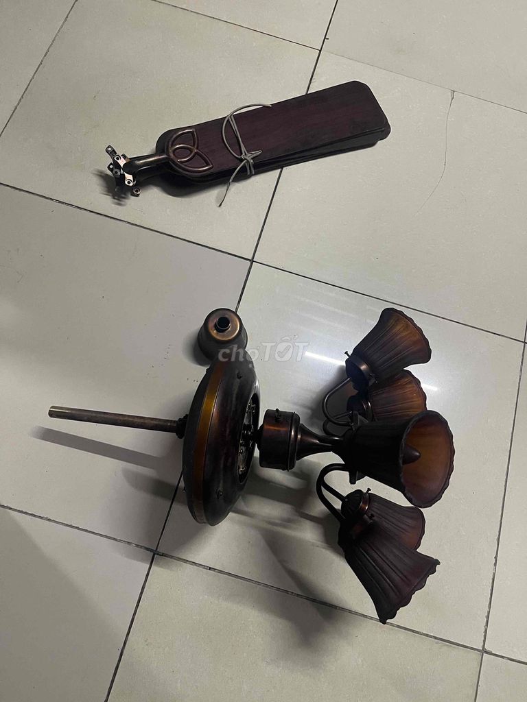 Quạt trần cổ điển 5 cánh gỗ. Mua bán Quạt tại Quận 8 Tp Hồ Chí Minh được đăng bởi tan hình 1