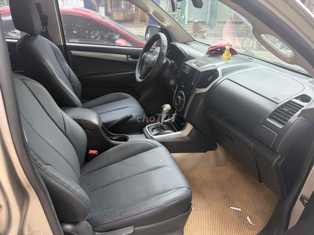 Isuzu Dmax 2015 số at máy 2.5 máy số zin chất cho. Mua bán Ô tô tại Quận Ba Đình Hà Nội được đăng bởi lê phi hình 8