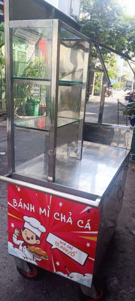 Xe bánh mỳ chả cá