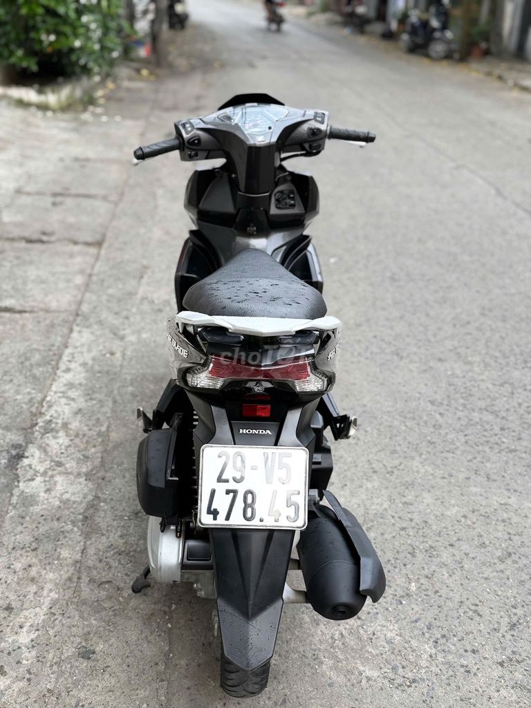 Honda Airblade 2019 khoá Smartkey chính chủ. Mua bán Xe máy tại Quận Cầu Giấy Hà Nội được đăng bởi Đỗ Việt Hưng hình 3