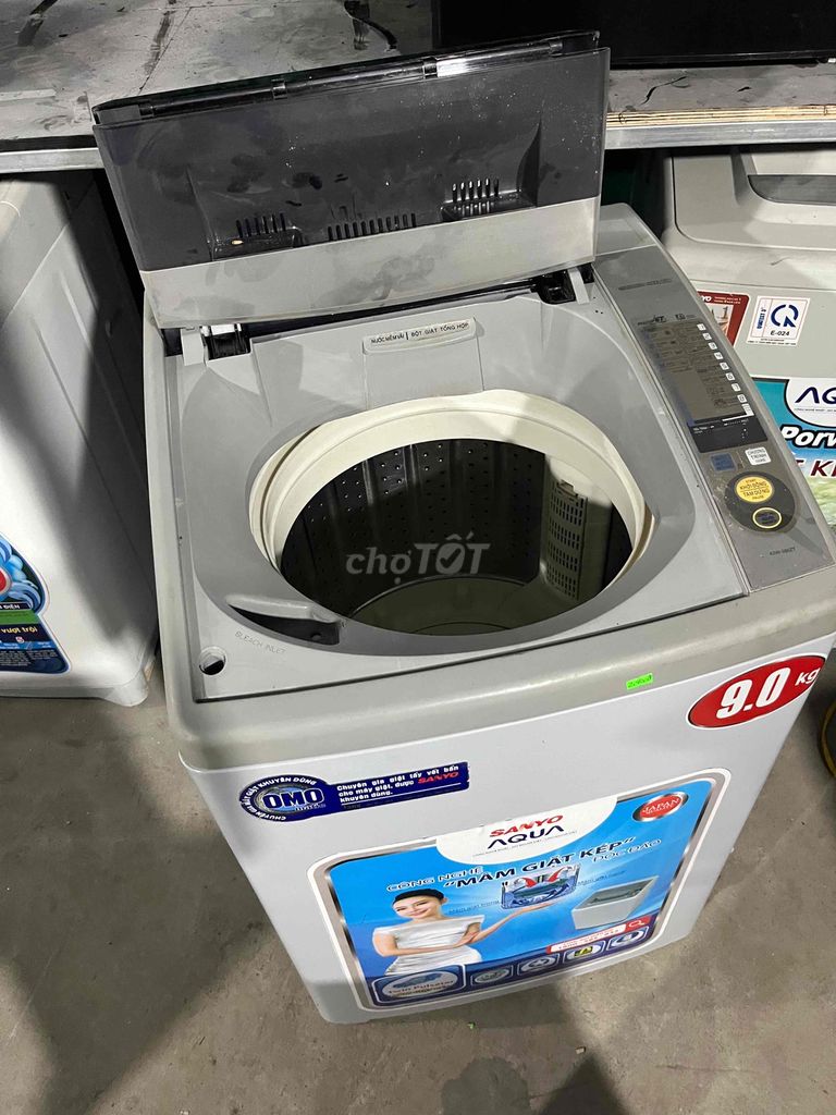 thanh lí máy giặt sanyo 9kg zin 89%