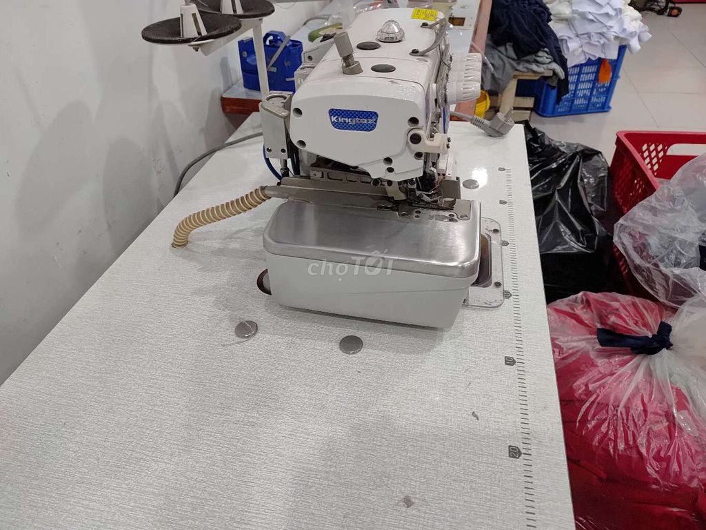 Máy vắt sổ 4 chỉ Kingtex. Mua bán Đồ chuyên dụng, Giống nuôi trồng tại Thành phố Thủ Dầu Một Bình Dương được đăng bởi Starlight hình 1