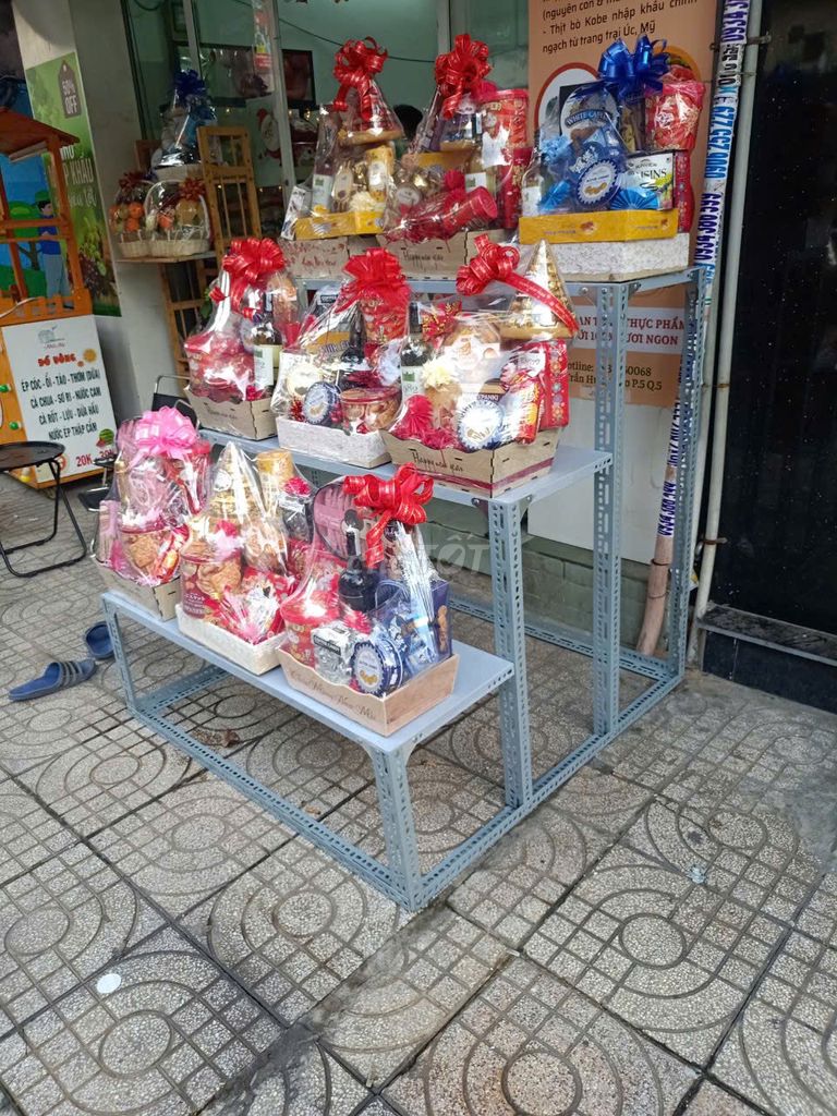 Kệ bậc thang Ngọc Tín Sơn tĩnh điện Xám ghi 3 tầng. Mua bán Tủ, kệ gia đình tại Quận Bình Tân Tp Hồ Chí Minh được đăng bởi CÔNG TY NGỌC TÍN hình 1