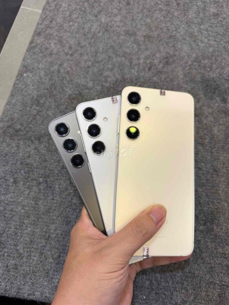 Samsung Galaxy S24plus Tím Đen Xám Gold. Mua bán Điện thoại tại Quận Cầu Giấy Hà Nội được đăng bởi Trần Thị Hương hình 1