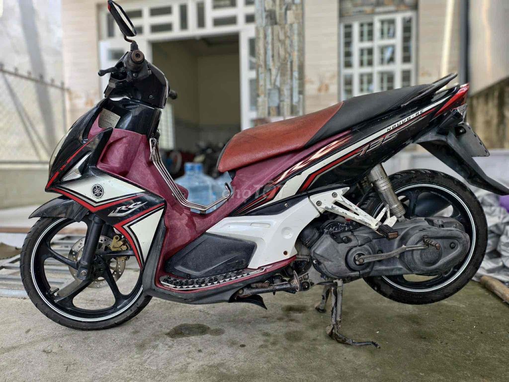 Yamaha Nouvo 4 Đỏ đen. Mua bán Xe máy tại Huyện Châu Thành Bến Tre được đăng bởi Nguyễn Thế Vinh hình 1