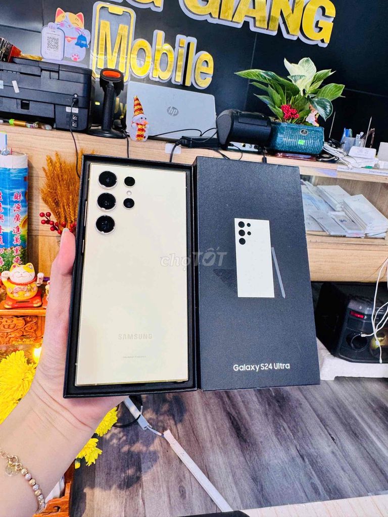 Galaxy S24 Ultra 256GB chính hãng giá iu🔥. Mua bán Điện thoại tại Thành phố Bến Tre Bến Tre được đăng bởi HươngGiangmobile hình 1
