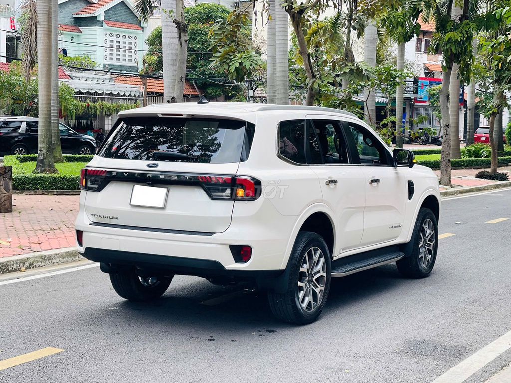 Ford Everest 2023 Titanium 4x2 AT 44800 km. Mua bán Ô tô tại Quận 3 Tp Hồ Chí Minh được đăng bởi Trần Hoàng Long hình 9