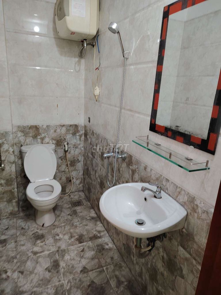 nhà nguyên căn trung tâm phù hợp spa, nail, dạy học