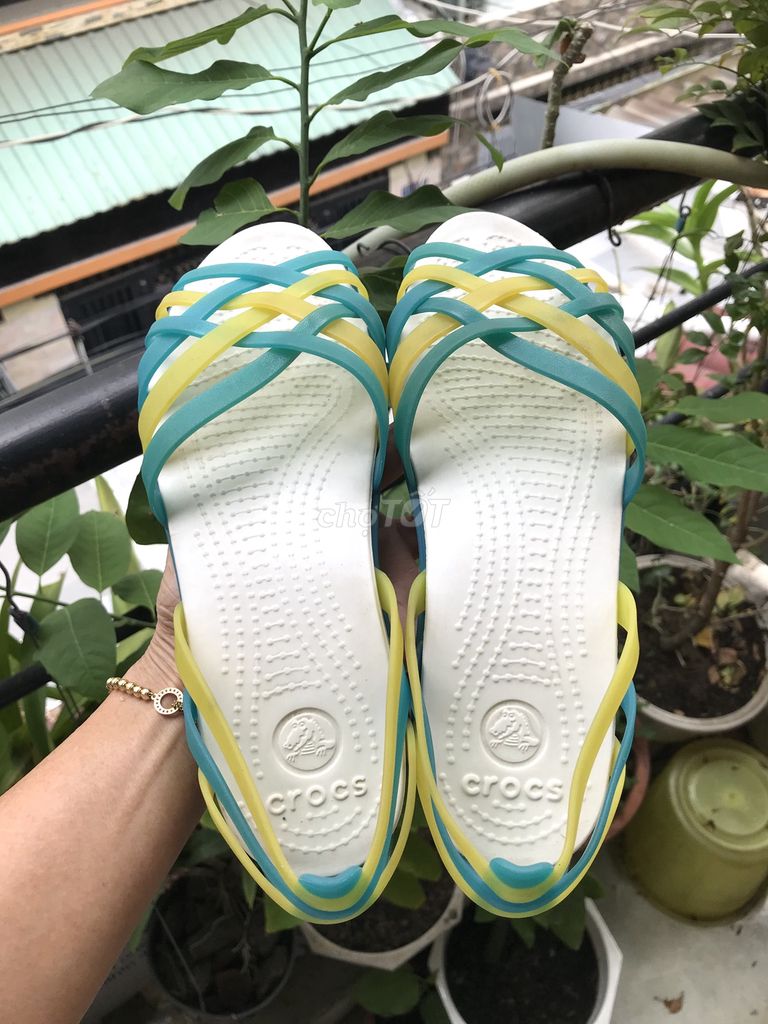 Giày sandal nữ hiệu C.r.o.c.s chính hãng xịn sò. Mua bán Giày dép tại Quận Tân Bình Tp Hồ Chí Minh được đăng bởi Phương Anh hình 1
