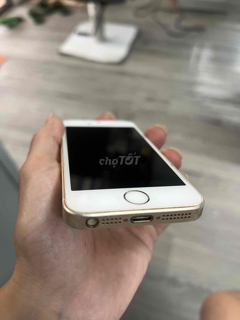 iPhone SE 2016 lock. Mua bán Điện thoại tại Huyện Gia Lâm Hà Nội được đăng bởi hùng kl hình 1