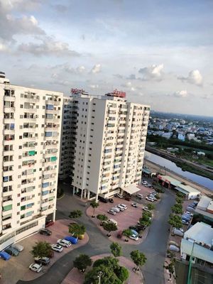 Căn hộ lô C cc Lê Thành Tân Tạo dt 36.5m2 nhà sơn mới giá 800 triệu