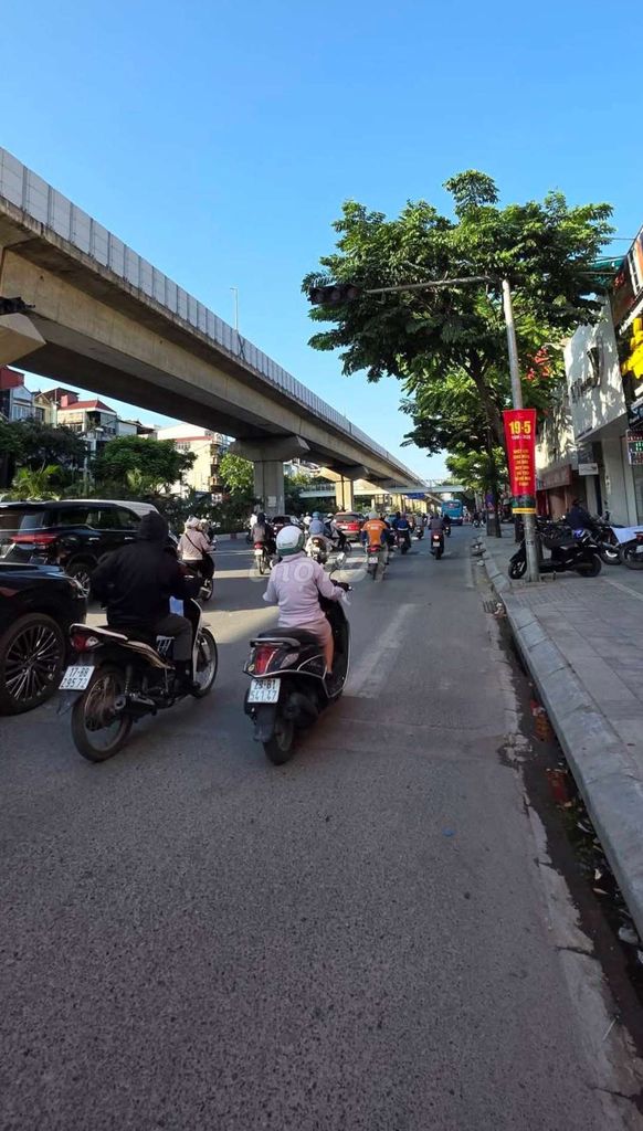 BÁN NHÀ MẶT NGUYỄN TRÃI THANH XUÂN.NHÀ ĐẸP 38M2;6T, M 6M;3 PN;11,5 TỶ
