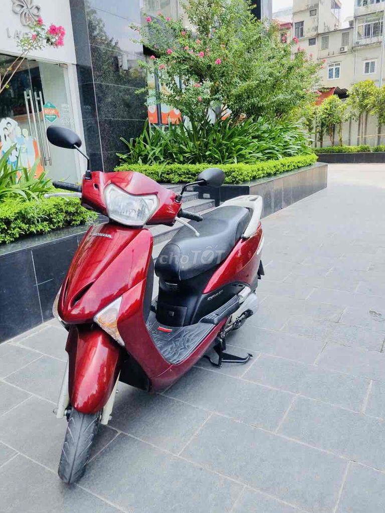 Honda Lead 110, бордовый, один владелец с момента покупки