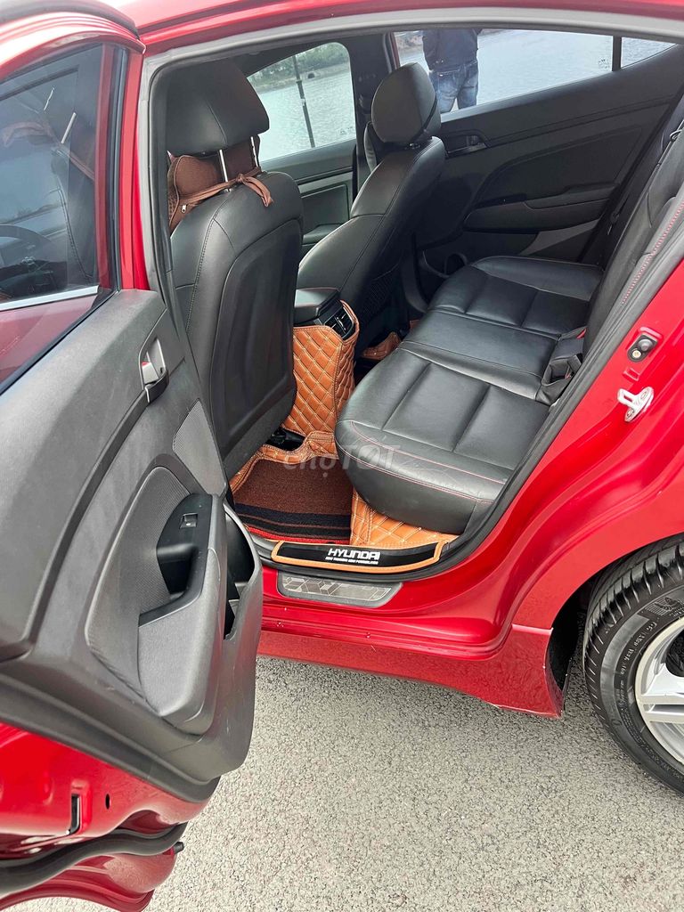 Hyundai Elantra 2018 1.6 AT Sport - siêu đẹp. Mua bán Ô tô tại Quận Hoàng Mai Hà Nội được đăng bởi Nguyễn Nam hình 8