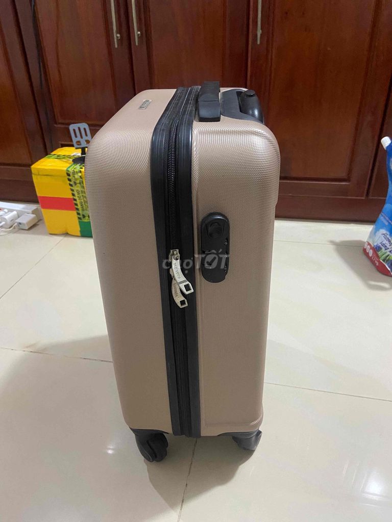 VALI LOCK & LOCK 20 inch. Mua bán Túi xách tại Quận 7 Tp Hồ Chí Minh được đăng bởi Hoàng Nam hình 3