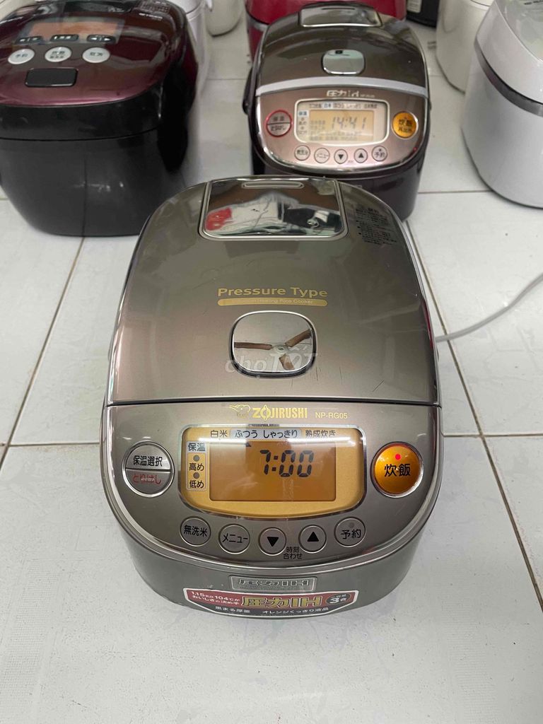 Nồi cơm điện Zojirushi Cao tần IH áp suất 0.54 lít. Mua bán Bếp, lò, đồ điện nhà bếp tại Quận 6 Tp Hồ Chí Minh được đăng bởi lê hùng hình 1