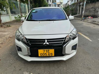 Mitsubishi Attrage Trắng 5 chỗ Số sàn nhập thái