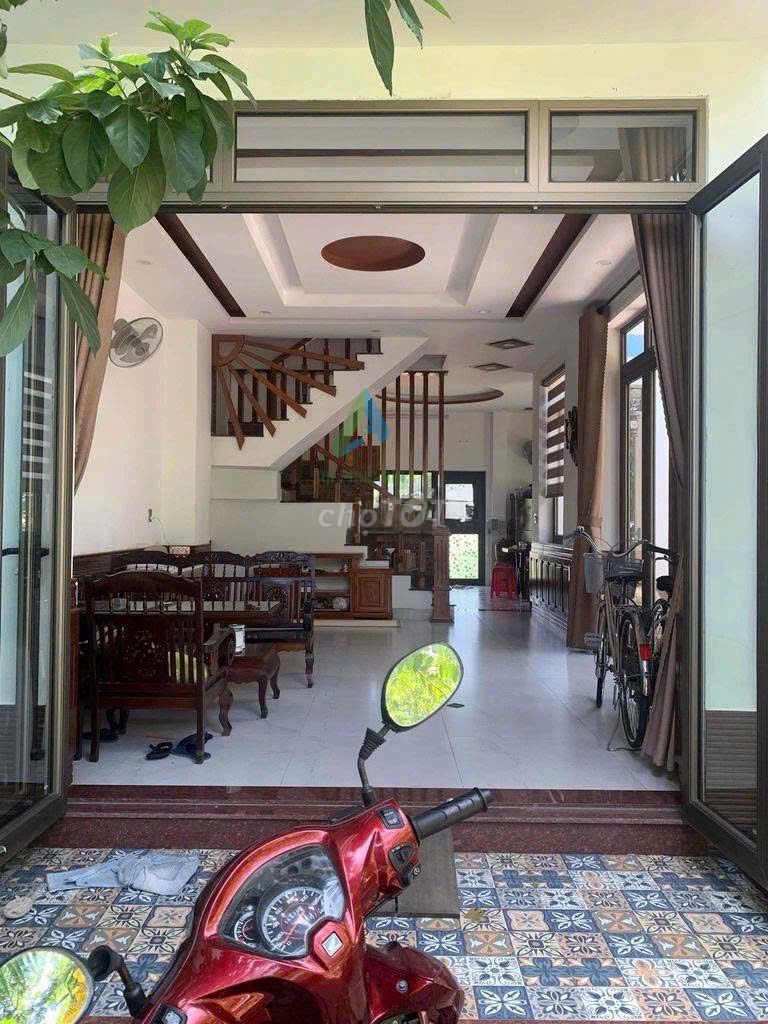 Аренда · 3 комн. · 145 м² · Quận Cẩm Lệ, ул. Đường Phạm Xuân Ẩn