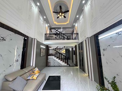 SIÊU PHẨM NHÀ 2 MẶT TIỀN TRỤC CHÍNH HẺM HOÀNG QUỐC VIỆT NHIỀU NỘI THẤT