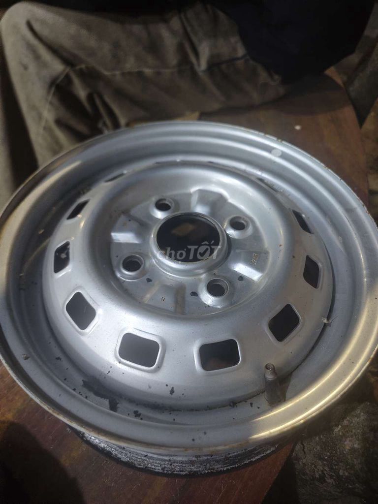 Em dư 1 mâm dự phòng chevolet spak 2010. Mua bán Phụ tùng xe tại Huyện Tân Sơn Phú Thọ được đăng bởi Hoang Tinh hình 1