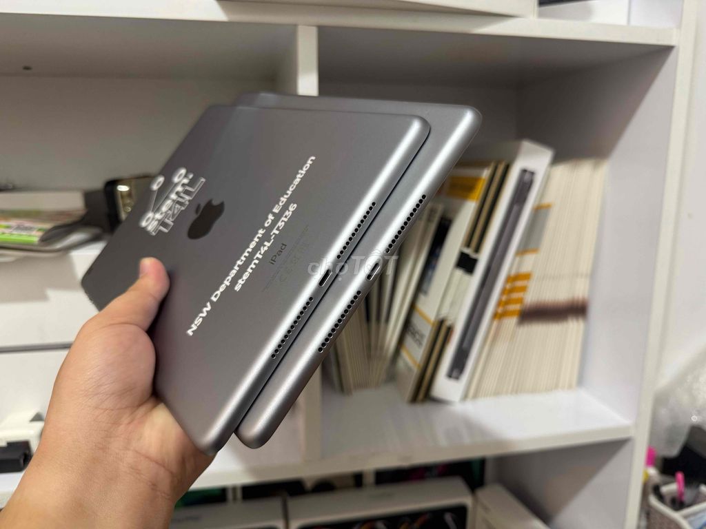 🔆 iPad Gen 6 32 Wifi + 4G Zin 97 98 99%. Mua bán Máy tính bảng tại Quận Gò Vấp Tp Hồ Chí Minh được đăng bởi Duy Techs hình 4